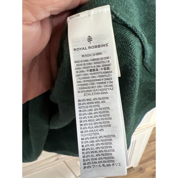 Royal Robbins size medium dark green wool blend sweater lightweight - Picture 3 of 3